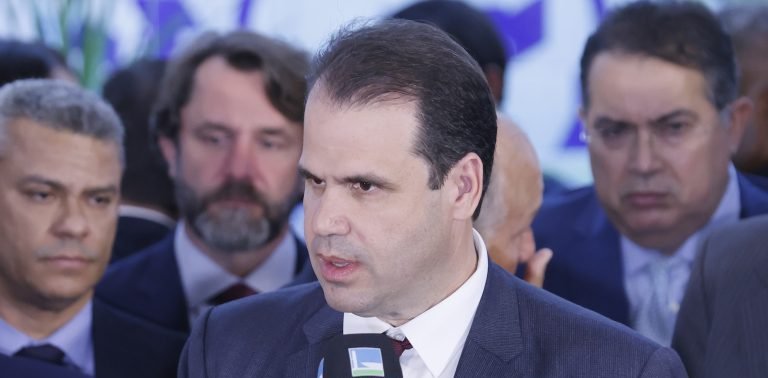 Comissão da Câmara aprova projeto que assegura inclusão de dependente com incapacidade em plano de saúde - Imagem do artigo