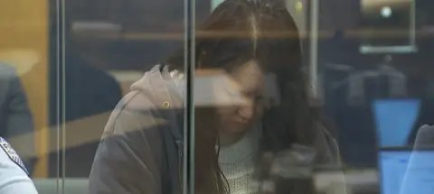 Julgamento de mulher acusada de matar os dois filhos e esconder corpos em malas começa na Nova Zelândia - Imagem do artigo original