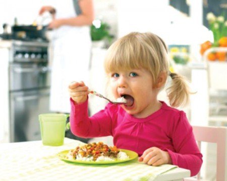 Pratos menores não garantem porções reduzidas entre adolescentes acima do peso, aponta estudo - Imagem do artigo original