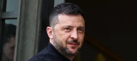 Ataque aéreo russo contra vila em Donetsk deixa pelo menos 21 mortos, afirma Zelensky - Imagem do artigo original