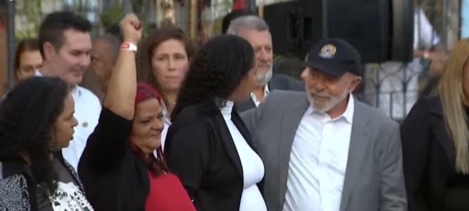 Lula esteve com líder comunitária presa por suspeita de ligação ao PCC em evento oficial em São Paulo - Imagem do artigo original