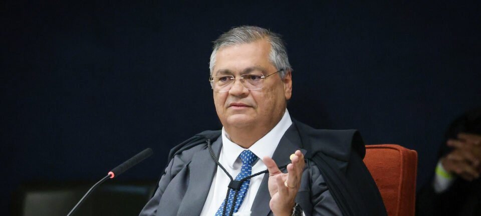 Dino aciona Polícia Federal após receber ameaças de morte por voto no STF - Imagem do artigo