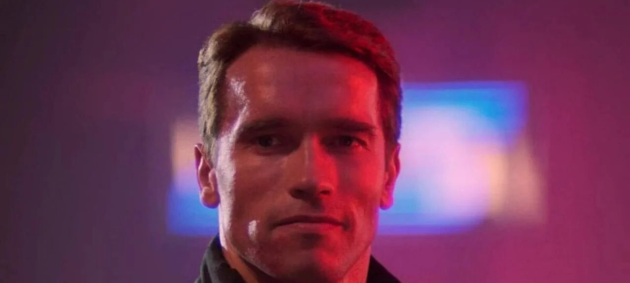 Stephen King proibiu uso de seu nome em “O Sobrevivente” após desaprovar adaptação com Arnold Schwarzenegger - Imagem do artigo