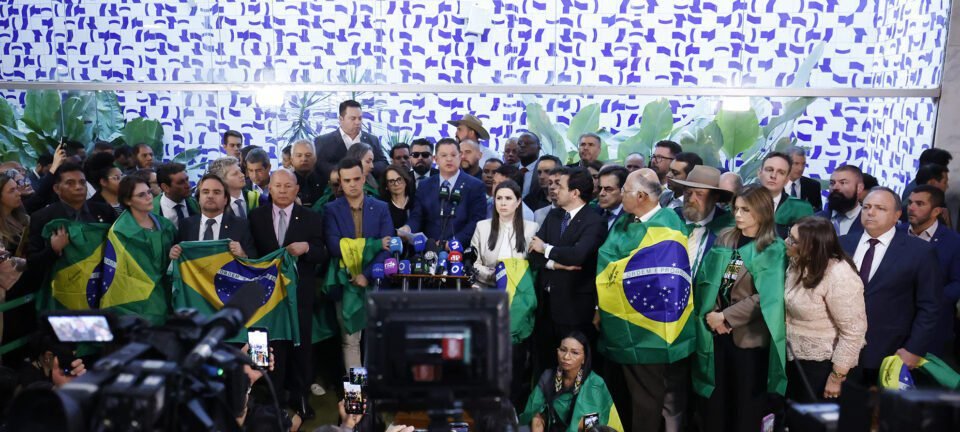 Após condenação pelo STF, oposição tenta votar urgência da anistia na Câmara e incluir Bolsonaro - Imagem do artigo