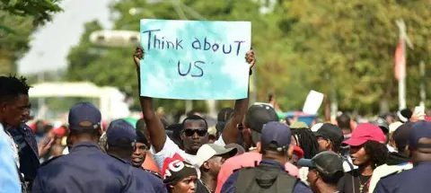 Protestos em Angola deixam mais de 30 mortos e expõem desigualdade às vésperas dos 50 anos de independência - Imagem do artigo original