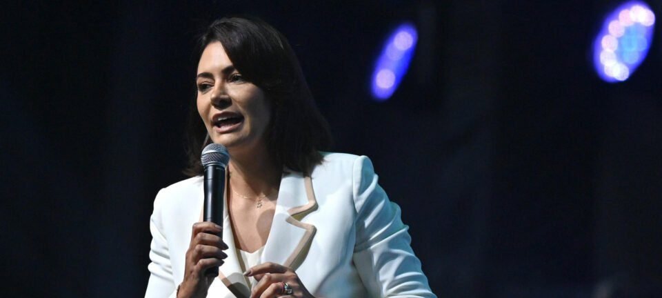 Michelle Bolsonaro lamenta morte de Charlie Kirk e aponta aumento da violência política contra conservadores - Imagem do artigo