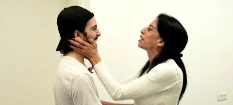 Reféns israelenses deixam Gaza após dois anos e se reencontram com as famílias - Imagem do artigo original