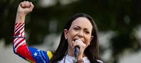 Caracas fecha embaixada na Noruega dias após Nobel da opositora María Corina Machado - Imagem do artigo original