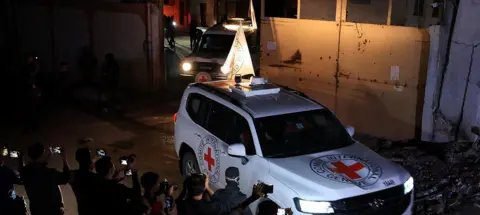 Famílias reconhecem três dos quatro corpos de reféns entregues pelo Hamas - Imagem do artigo original