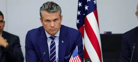 Avião de secretário de Defesa dos EUA faz pouso não programado no Reino Unido - Imagem do artigo original