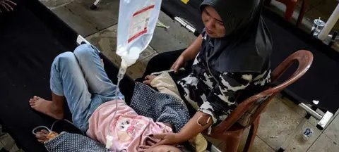 Protestos, intoxicações alimentares e desaceleração econômica marcam primeiro ano de Prabowo na Indonésia - Imagem do artigo original