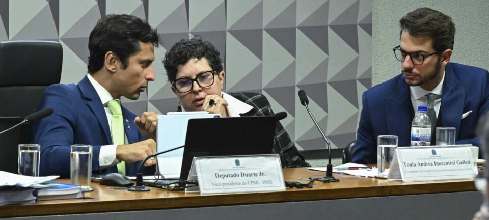 CPMI do INSS apura se disputa entre sindicatos originou denúncias de fraudes em descontos de aposentados - Imagem do artigo